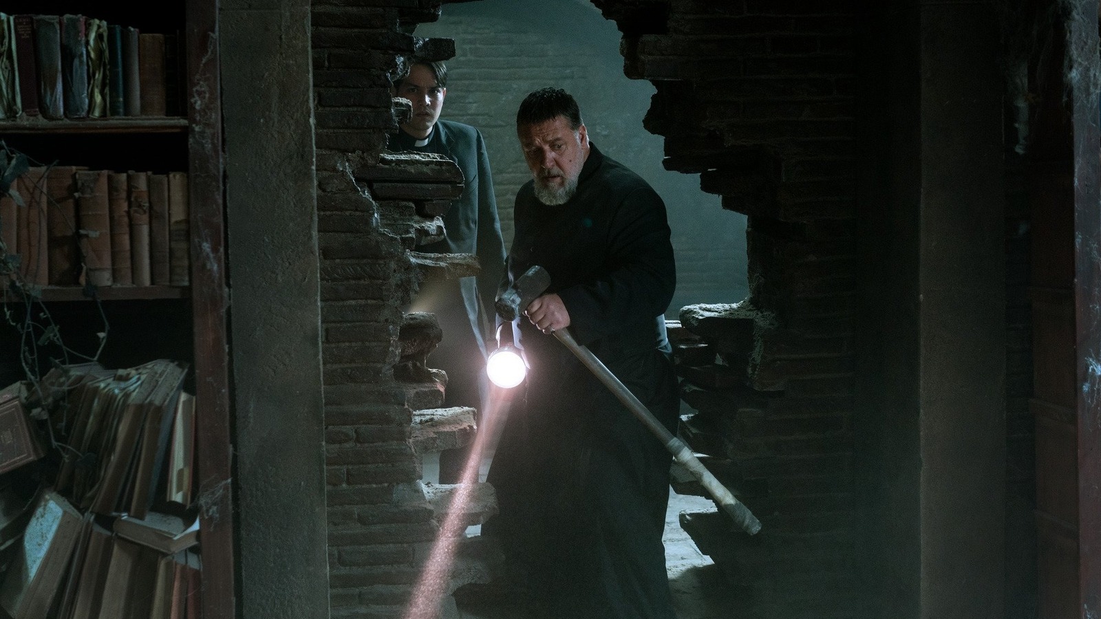 Russell Crowe’s Spooky Pope Movie Is A Must-Watch For Hulu Users